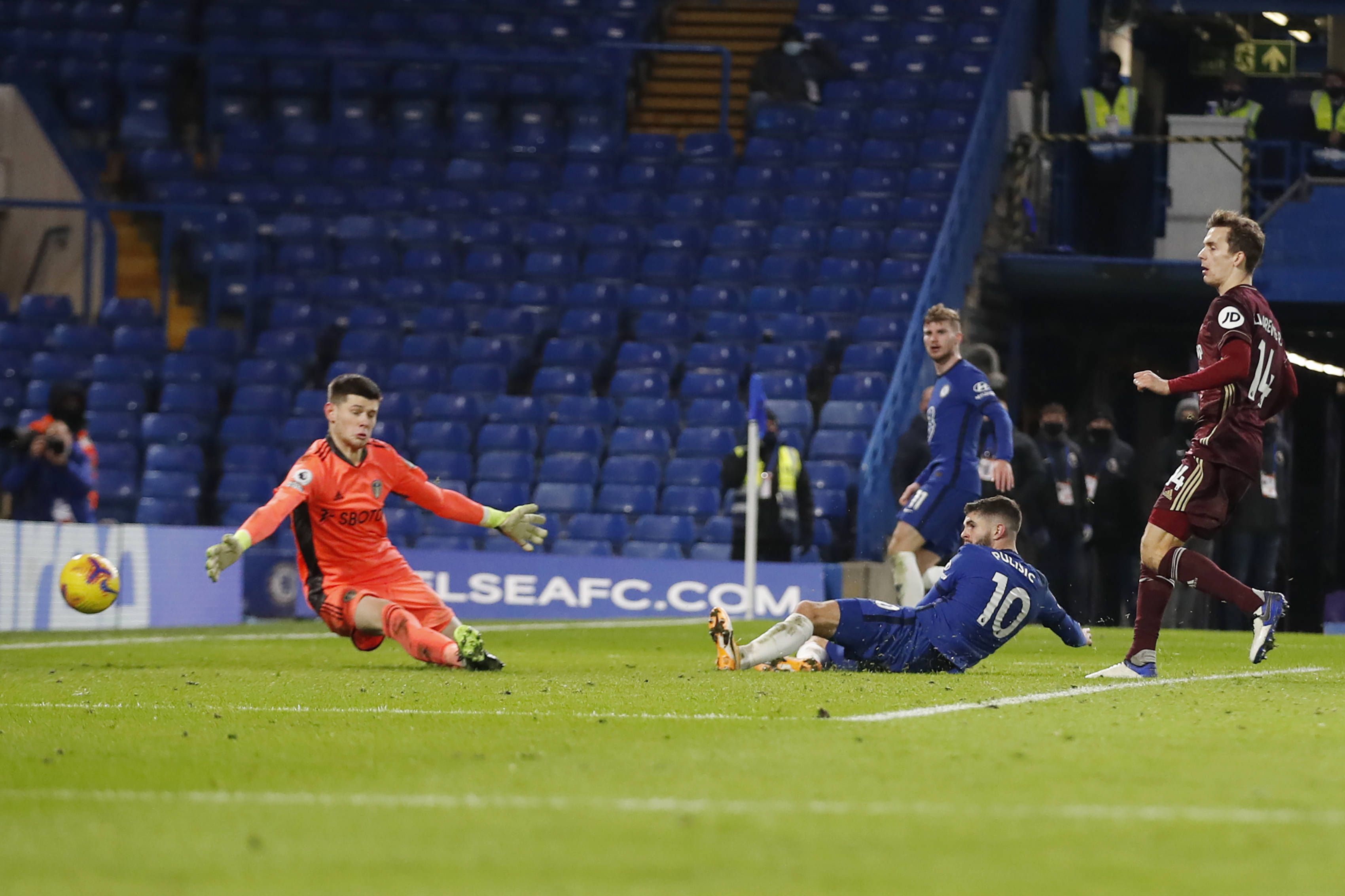 且失误较多 且失误较多